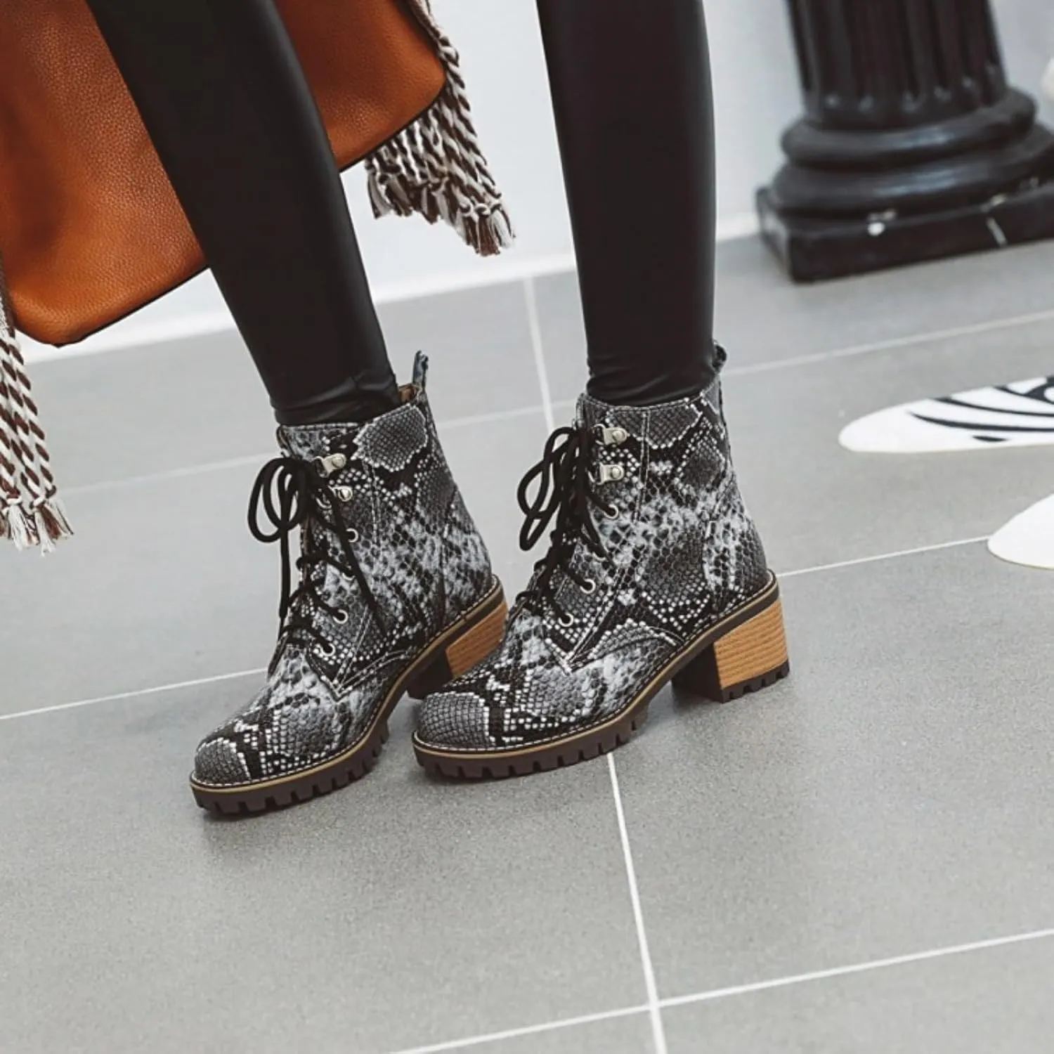 Aflngle Women's Snakeskin Printed Lace Up Chunky Heel Flat Ankle Boots Fashion Round Closed Toe Low Heel Block Short Boots Comfortable Slip on Gothic Chelsea Booties