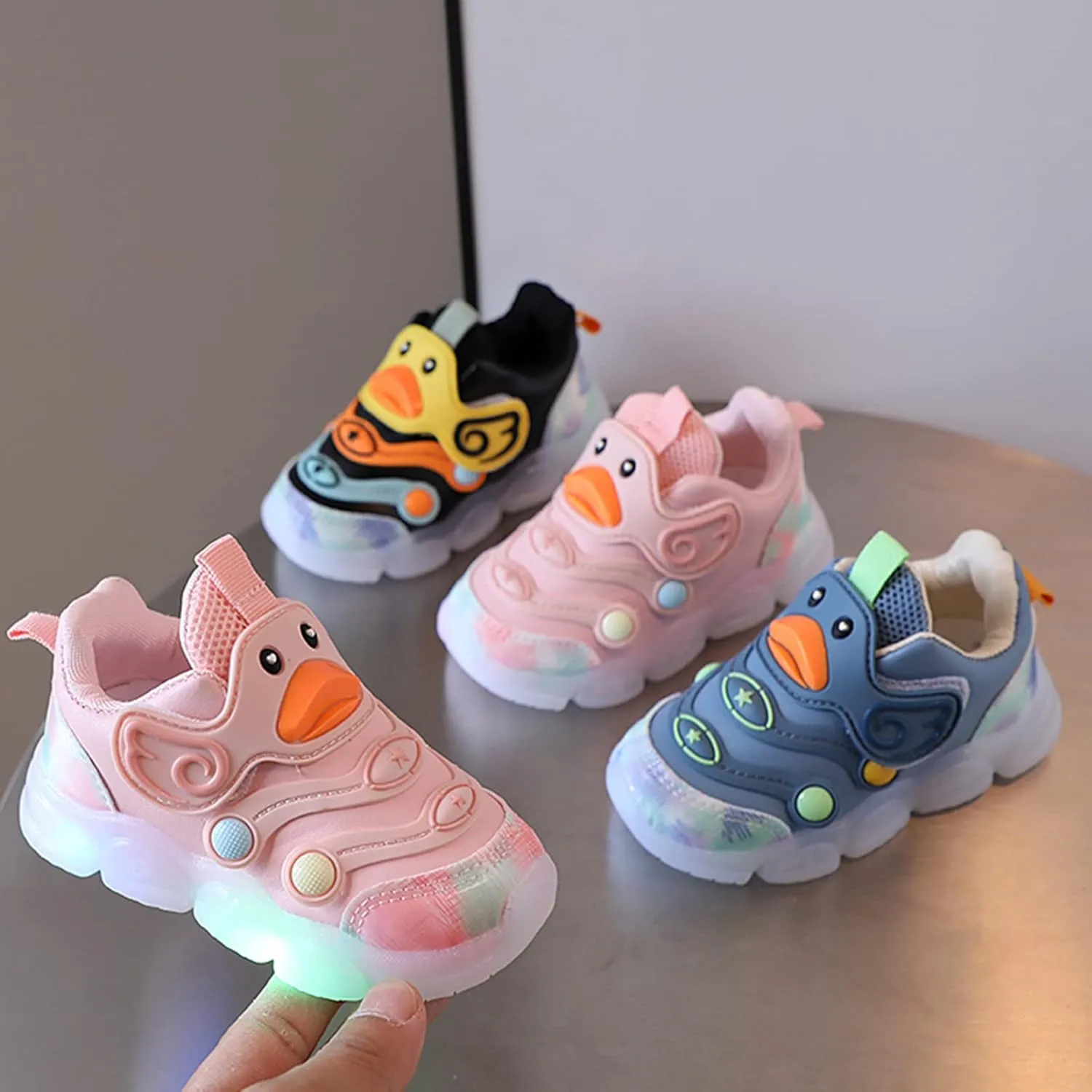 Boys Girls Light Up Shoes Flashing Lightweight Mesh Breathable Adorable Running Sneakers for Toddler and Little Kid