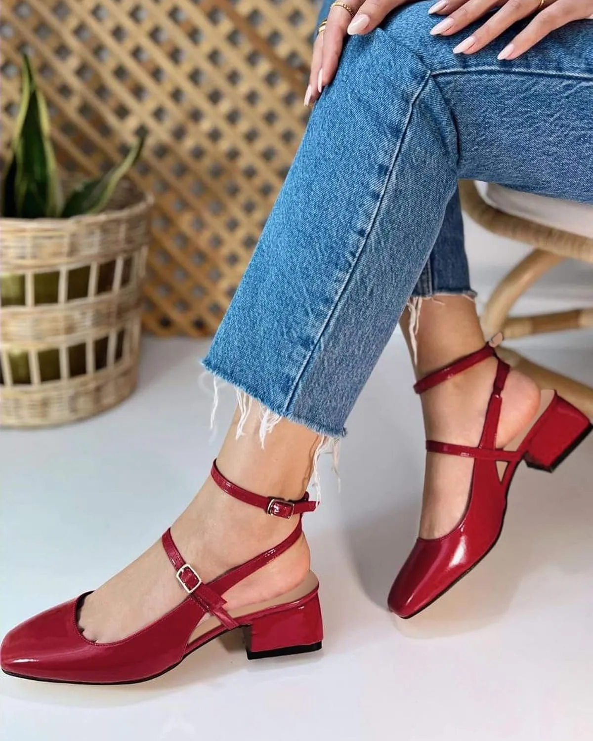 Coutgo Womens Mary Jane Chunky Low Heels Closed Square Toe Ankle Strap Pumps Wedding Party Dress Shoes