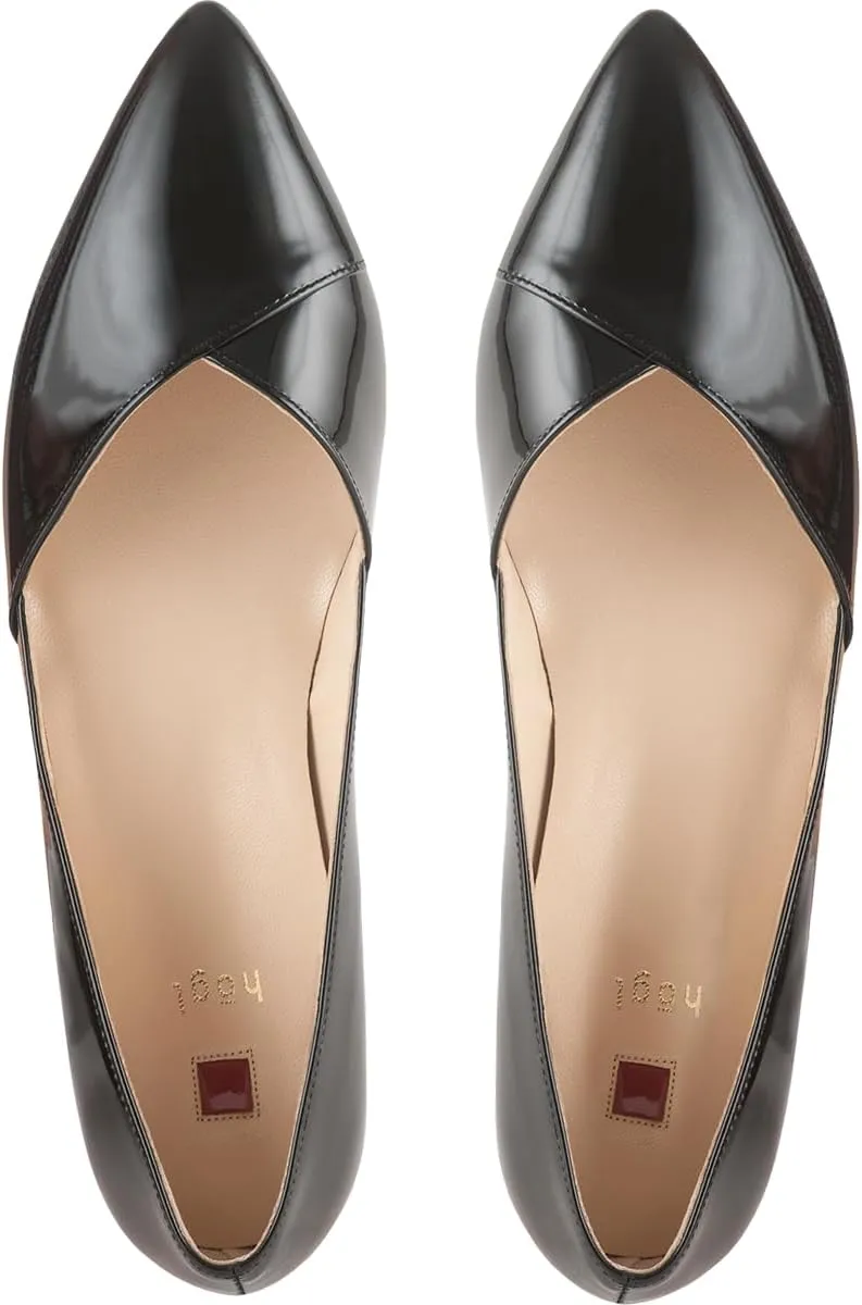 HÖGL Women's Closed Toe Ballet Flats