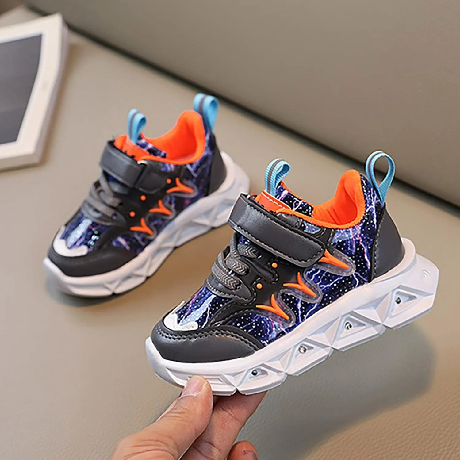 Little Girls Boys Sneakers LED Charged Breathable Soft Sole Strap Collision Color Smooth Reflective Sport Shoes