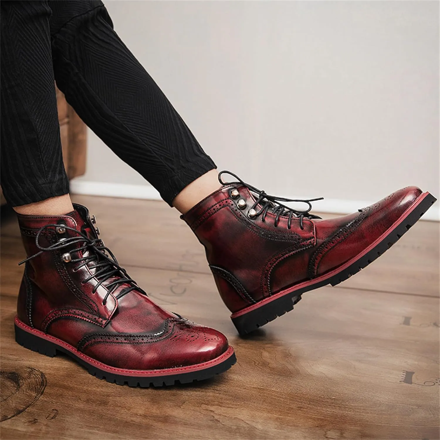 Men's Brogue Leather Lace-Up Ankle Boots with Wingtip Design Vintage Dress Boots for Casual Business Office Daily Wear and Formal Occasions
