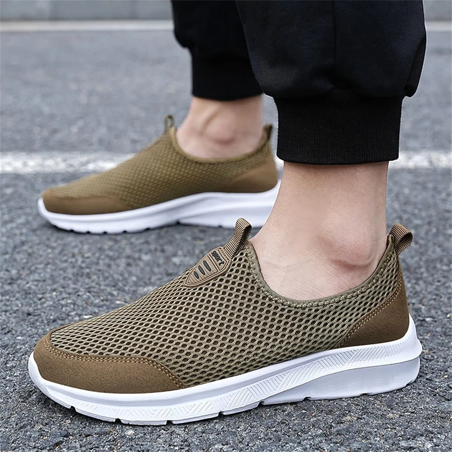 Men's Non Slip Running Shoes Ultra Light Breathable Casual Walking Shoes Fashion Sneakers Mesh Workout Sports Shoes