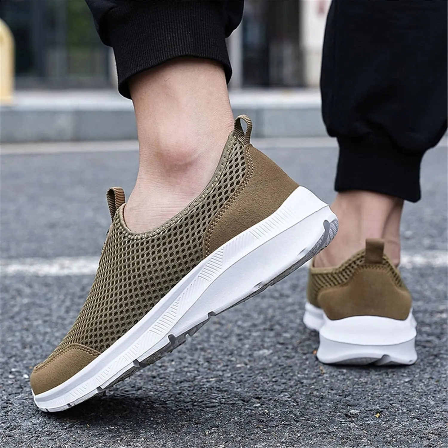 Men's Non Slip Running Shoes Ultra Light Breathable Casual Walking Shoes Fashion Sneakers Mesh Workout Sports Shoes