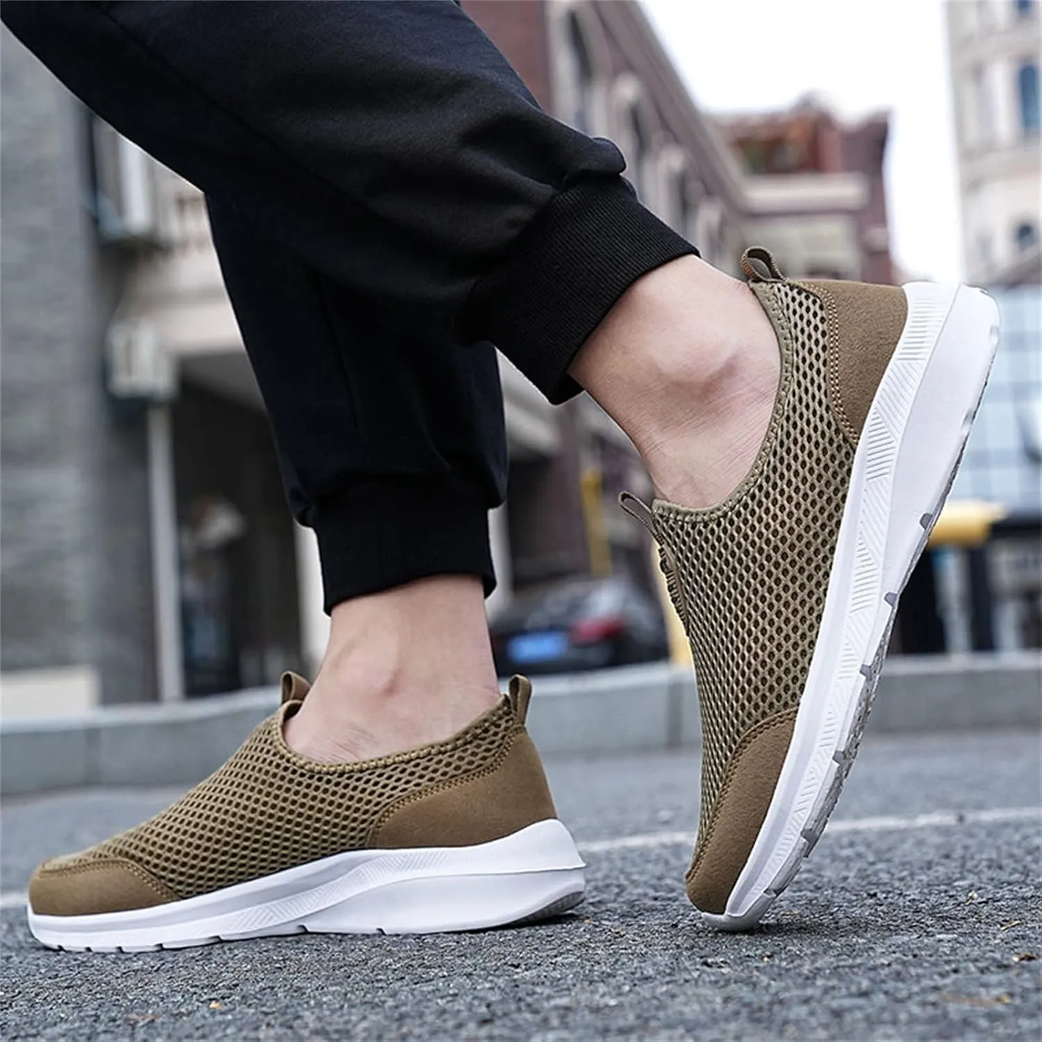 Men's Non Slip Running Shoes Ultra Light Breathable Casual Walking Shoes Fashion Sneakers Mesh Workout Sports Shoes