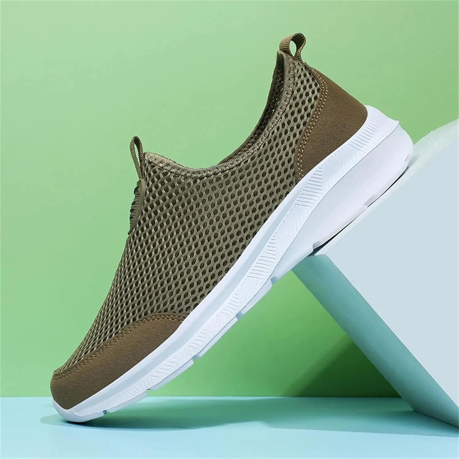 Men's Non Slip Running Shoes Ultra Light Breathable Casual Walking Shoes Fashion Sneakers Mesh Workout Sports Shoes