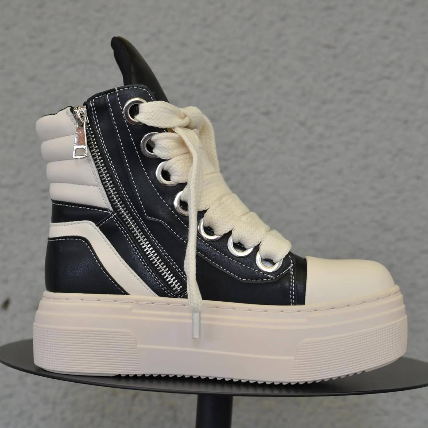 New Street Style Round Toe Thick Sole Platform Chunky Heels Men Women Sneakers Zipper Fashion Unisex Punk Casual Skateboard Shoes