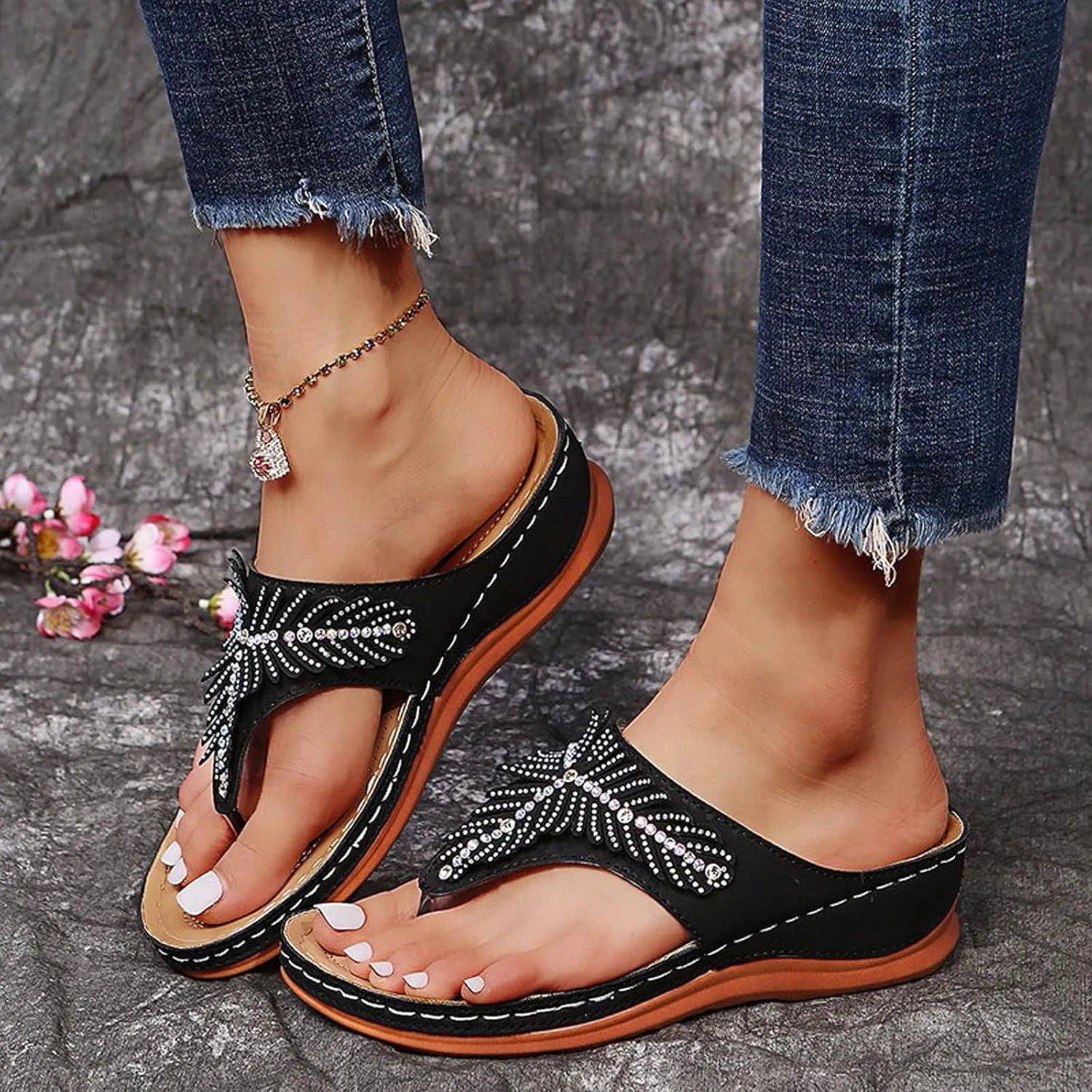 oiangi Rhinestone Wedge Sandals for Women,Summer Fashion Open Toe T Strap Thong Flip Flops Sandals Comfortable Casual Beach Shoes Slippers