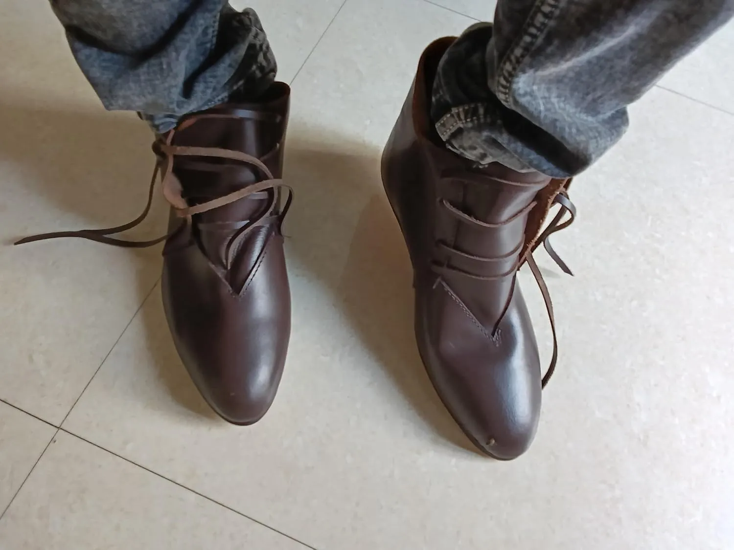 Replica Armoury - Medieval Leather Shoes for Adults – Handcrafted Renaissance & Viking Style Footwear for LARP, Cosplay, Reenactments, and Costumes – Brown Ankle Boots. (US 4)