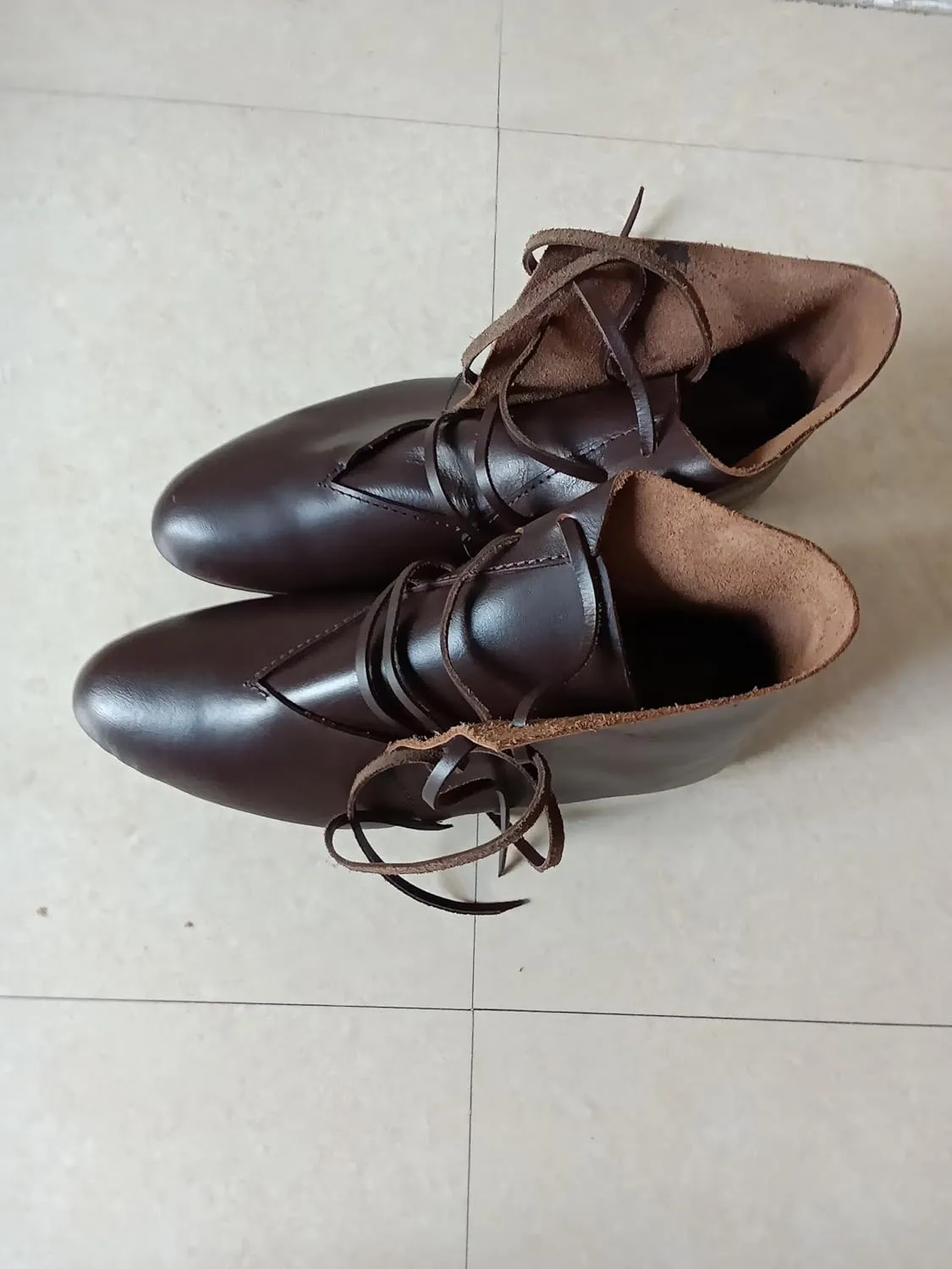 Replica Armoury - Medieval Leather Shoes for Adults – Handcrafted Renaissance & Viking Style Footwear for LARP, Cosplay, Reenactments, and Costumes – Brown Ankle Boots. (US 4)