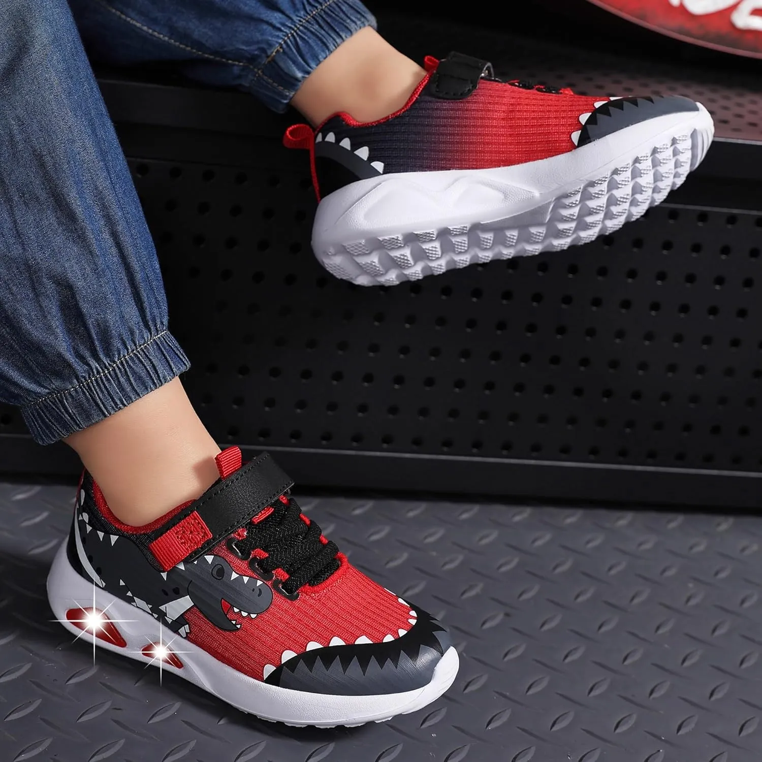 Toddler Boys Light Up Shoes Lightweight LED Flashing Breathable Mesh Walking Sneakers for Toddler and Little Kids