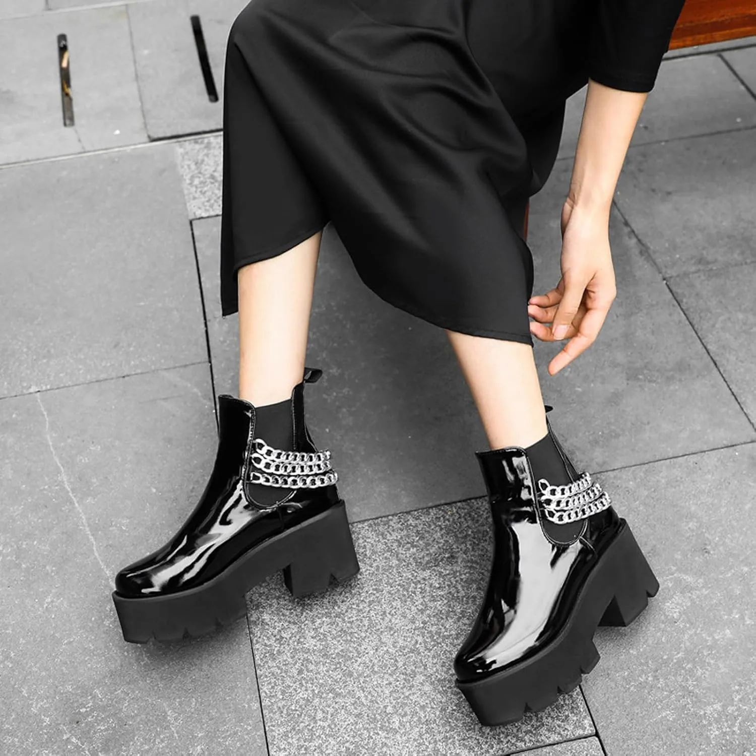 Women’s Patent Leather Lug Sole Platform Chunky Heel Chelsea Boots Fashion Elastic Strap Fall Winter Slip On Motorcycle Ankle Booties Comfortable Riding Biker Boots